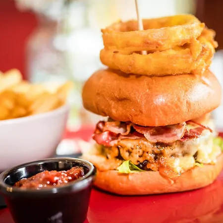 فندق Castle Arch