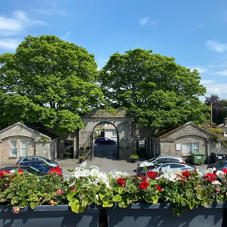 Castle Arch 3* トリム