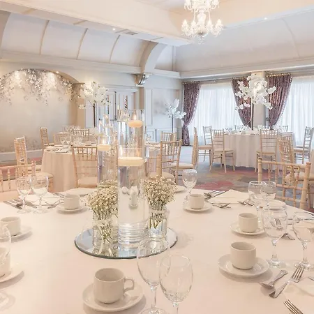 Castle Arch فندق 3*