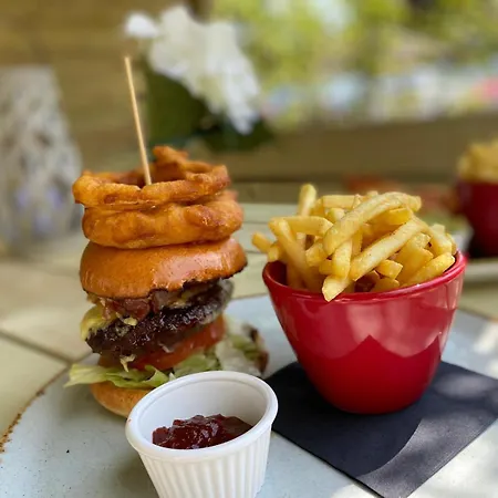 Castle Arch トリム