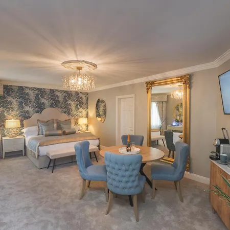 فندق Castle Arch