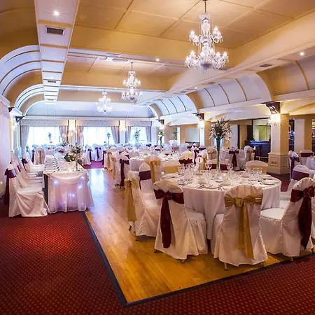 Castle Arch 3* تريم