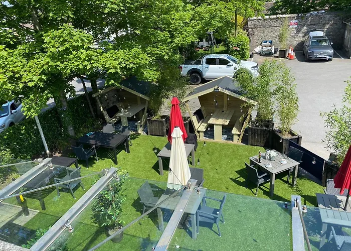 Отель Castle Arch Трим