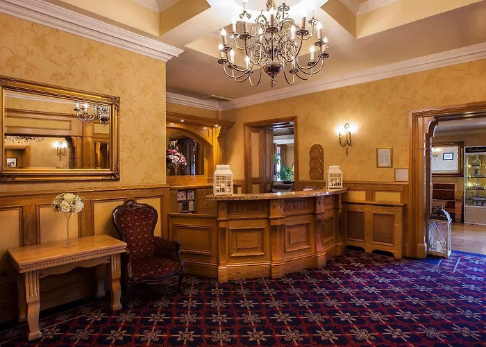 Castle Arch 3* Трим