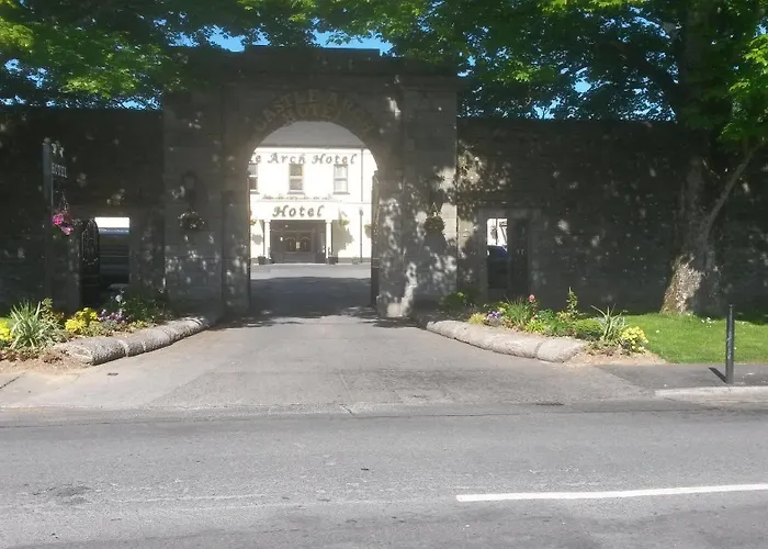 Castle Arch 3*
